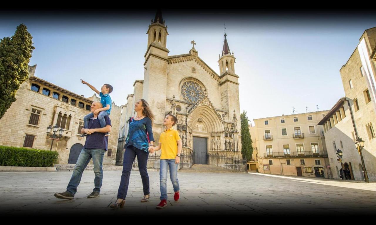 Tina De Vila, En La Capital Del Vino Vilafranca del Penedès Esterno foto